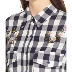 Cupcakes & Cashmere | Justine Embroidered Check Shirt | Size Small